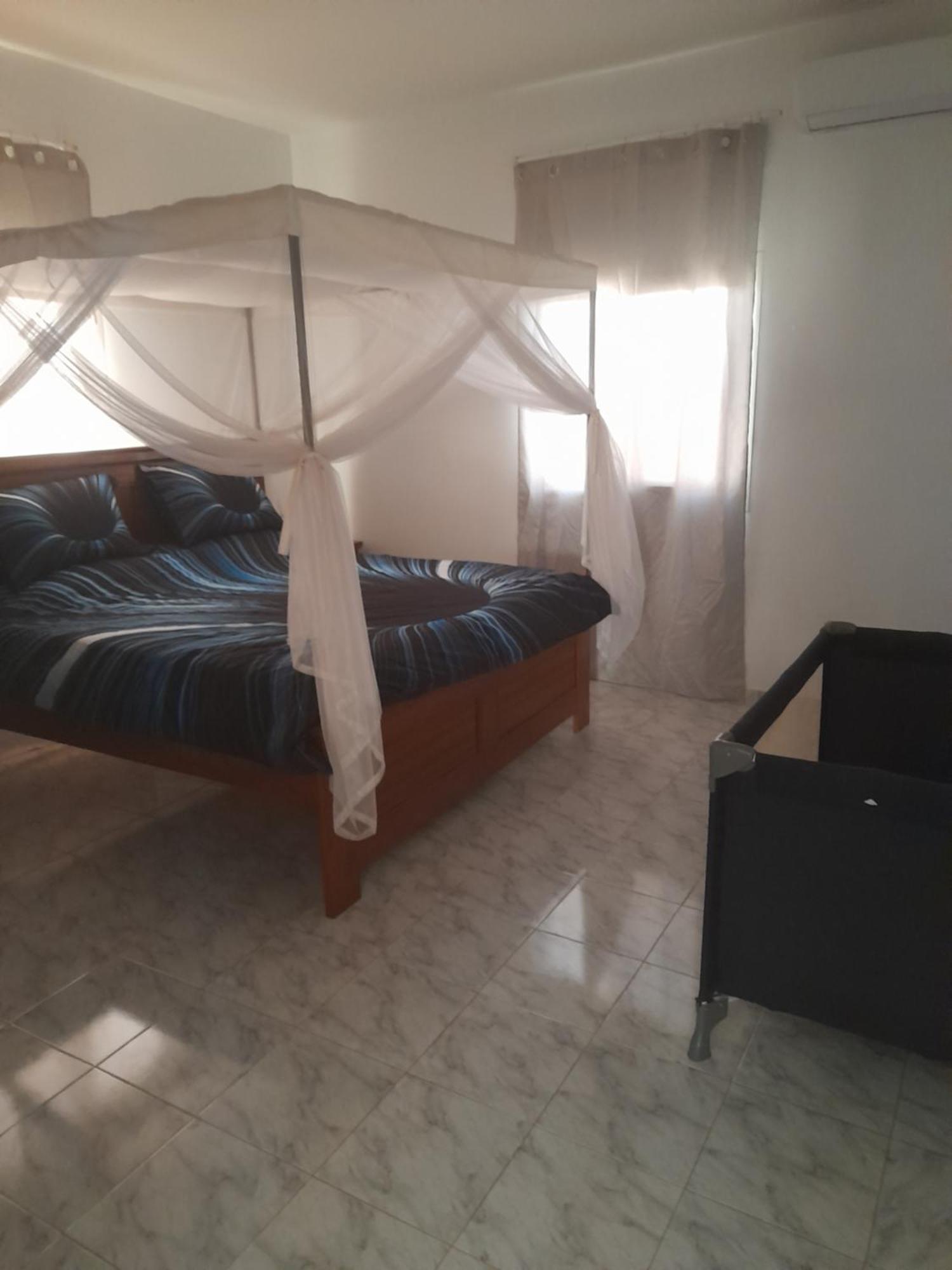 סומון Maison D Hote La Dore Du Senegal Bas-De - Villa מראה חיצוני תמונה