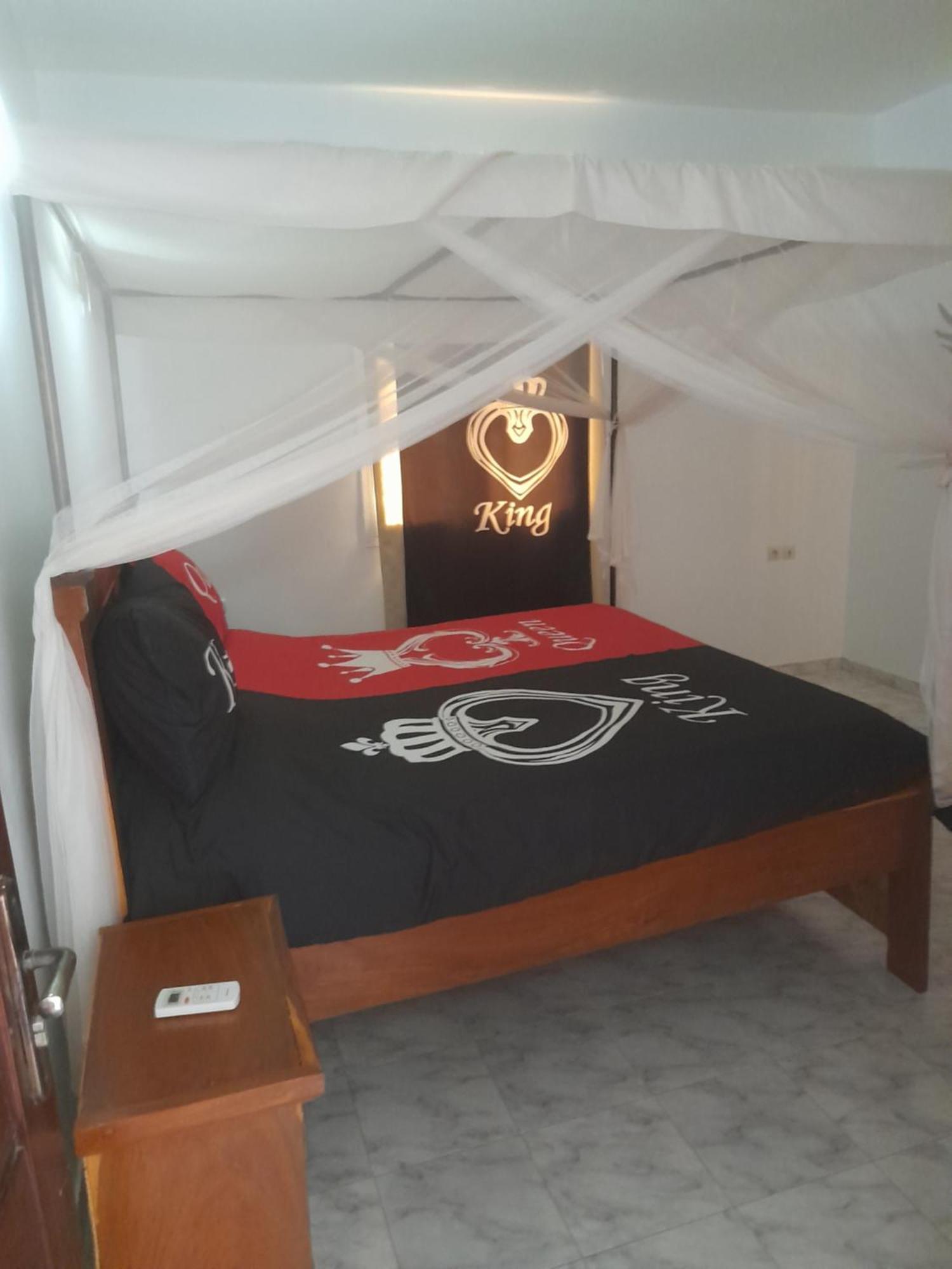 סומון Maison D Hote La Dore Du Senegal Bas-De - Villa מראה חיצוני תמונה